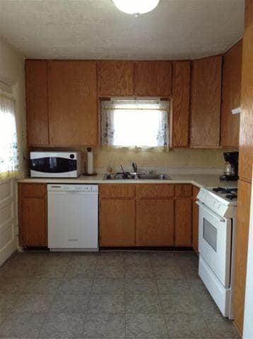 Building Photo - NEAR NORTH VALLEY PUEBLO 2/BD 1/BA 1/CG