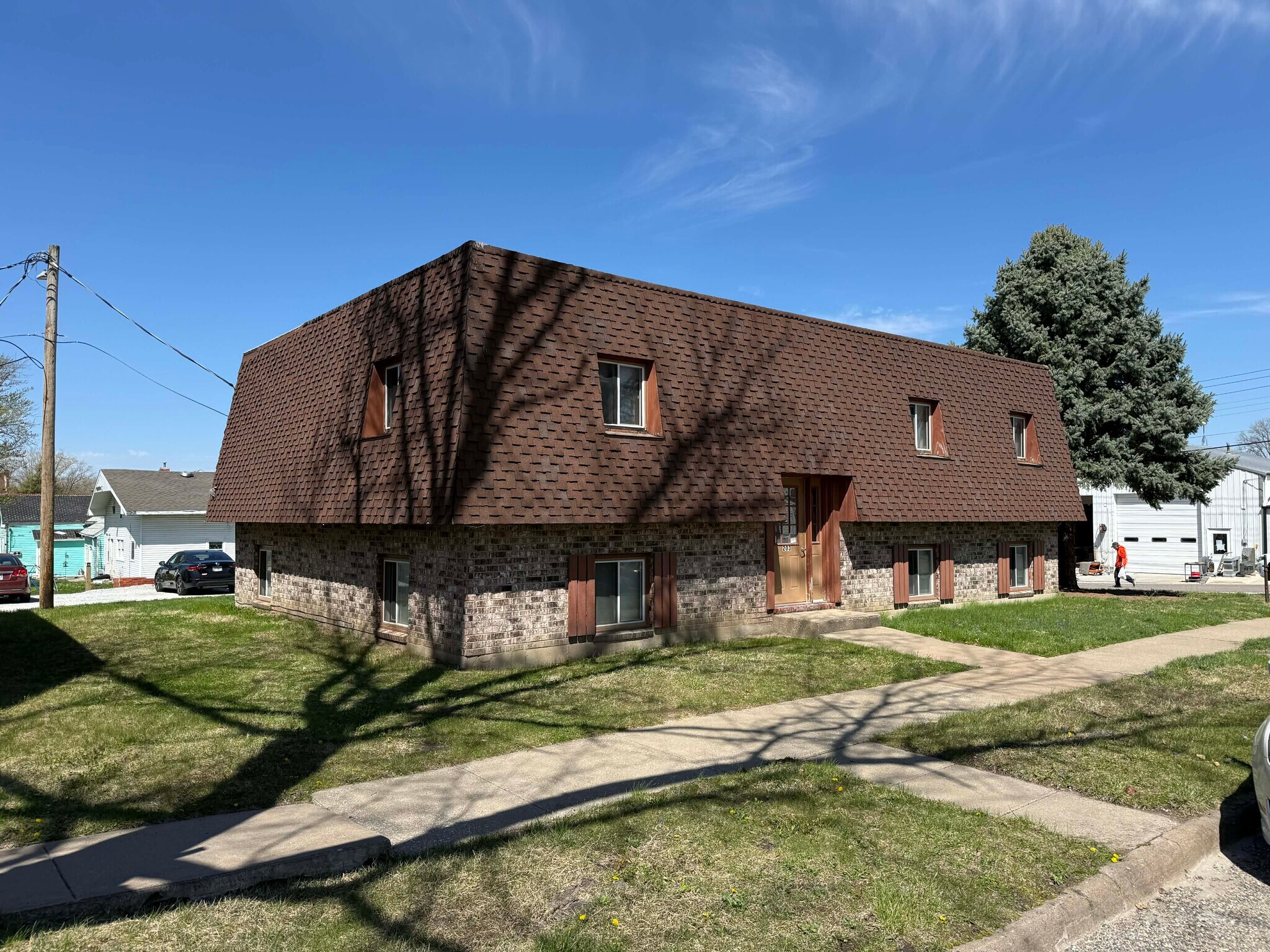 Building Photo - 203 S 6th St