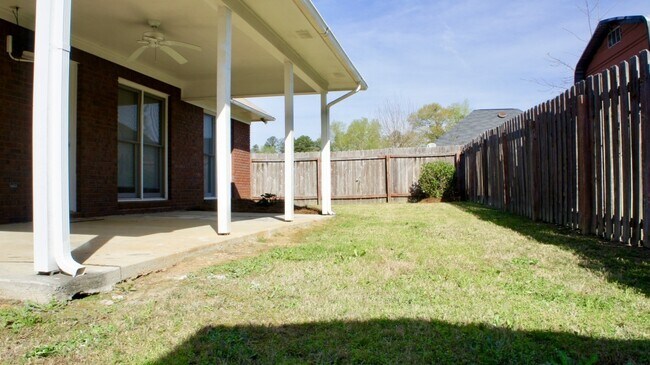 Building Photo - 3304 Chariot Ct