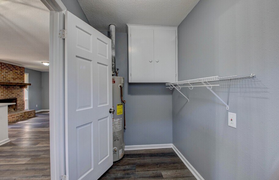 Laundry Room - 11315 Ethan Allen Dr