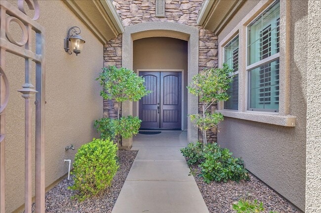 Building Photo - Stunning 1-story home in the prestigious Club at Madeira Canyon guard gated community!