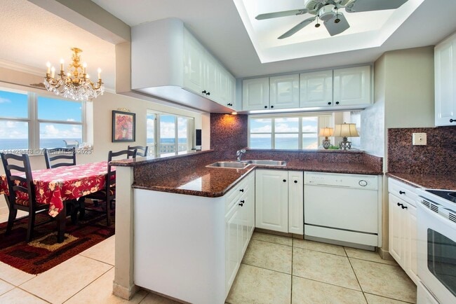 Building Photo - 4010 Galt Ocean Dr
