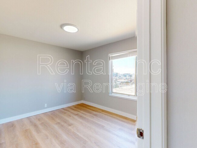 Building Photo - 657 Kansas St