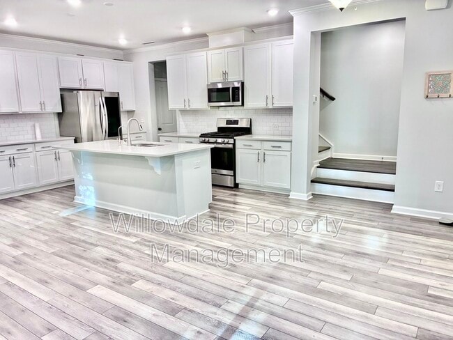Building Photo - 203 Gremar Dr.