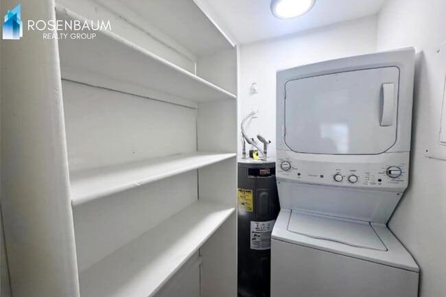 Building Photo - 725 W 1st Ave