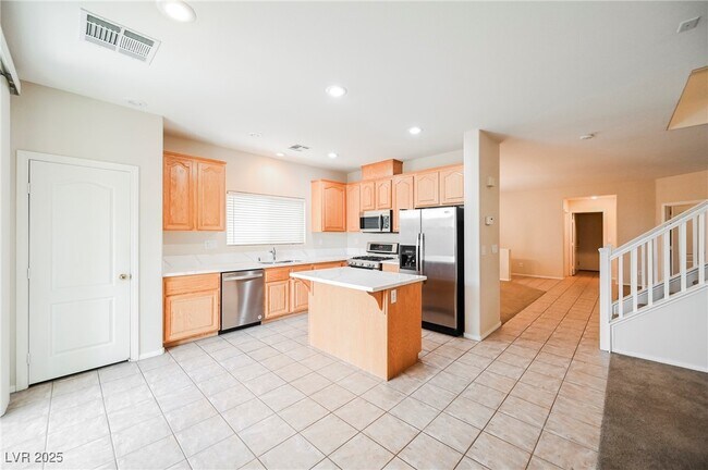 Building Photo - 764 La Tosca St