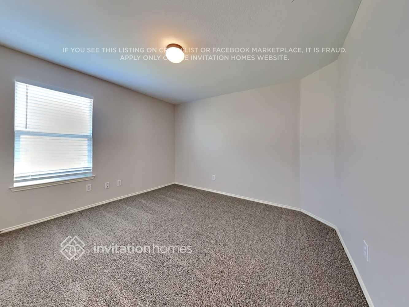 Building Photo - 802 Windflower Dr