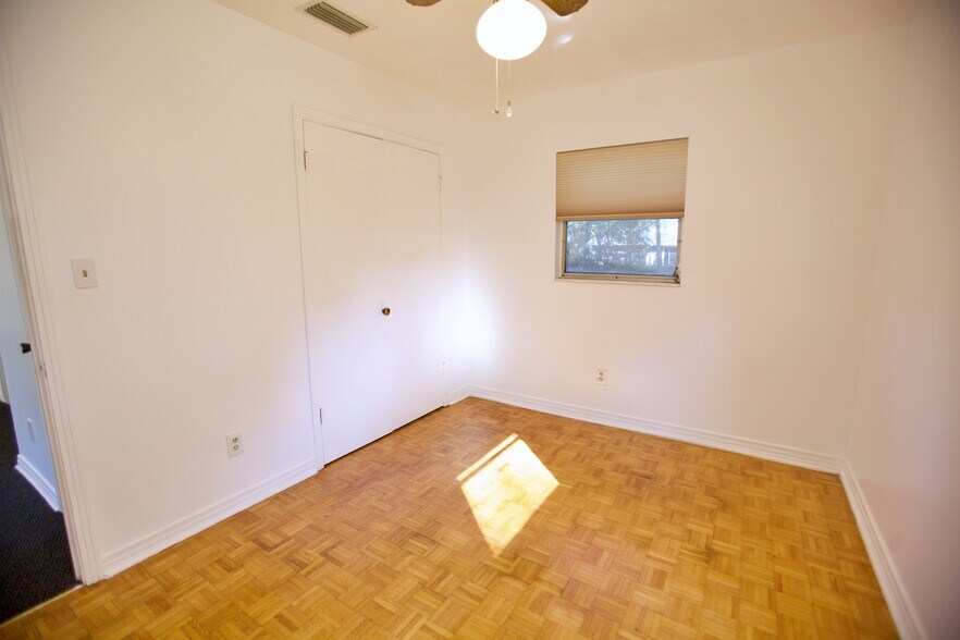 Building Photo - 1000 Hibiscus St