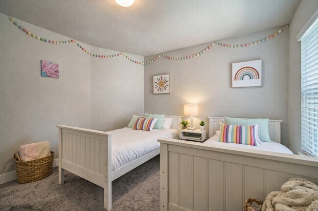 Building Photo - 11334 Burning Tree Dr