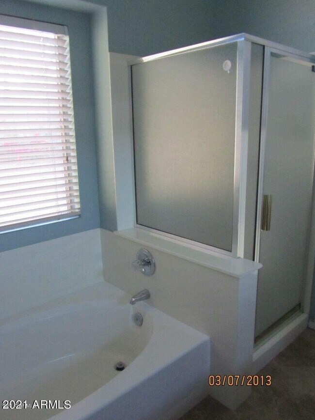 Building Photo - 4318 E Lone Cactus Dr