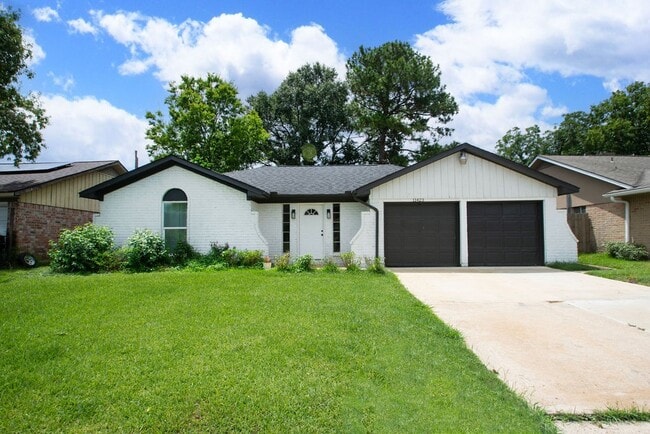 Primary Photo - 11423 Hazen St
