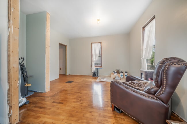 Building Photo - 1436 W Prospect Ave