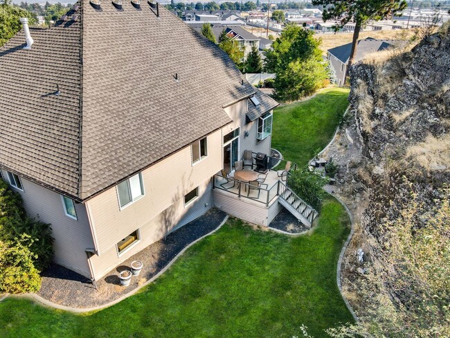 Building Photo - Dream Home At Shelley Lake