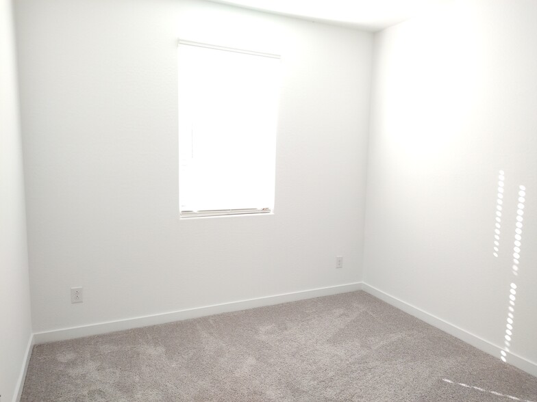 Building Photo - 6317 W Raymond St