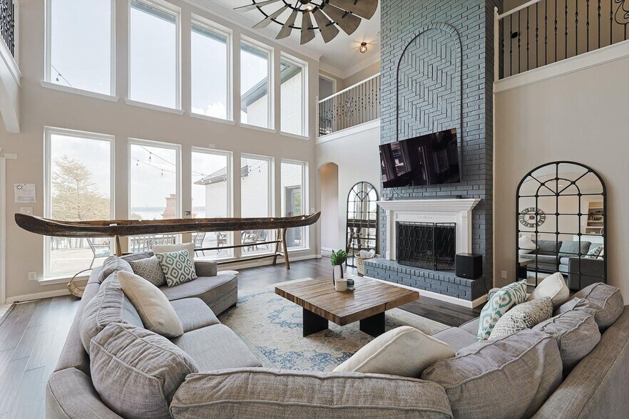 Building Photo - 4710 Scenic Dr