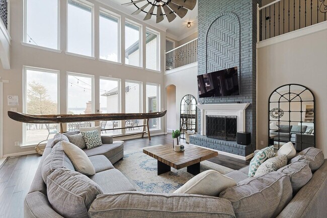 Building Photo - 4710 Scenic Dr