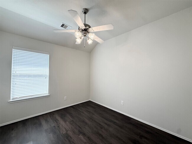 Building Photo - 24810 Lazy Tee Ln