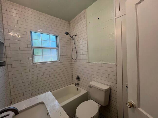 Building Photo - 2206 16th St