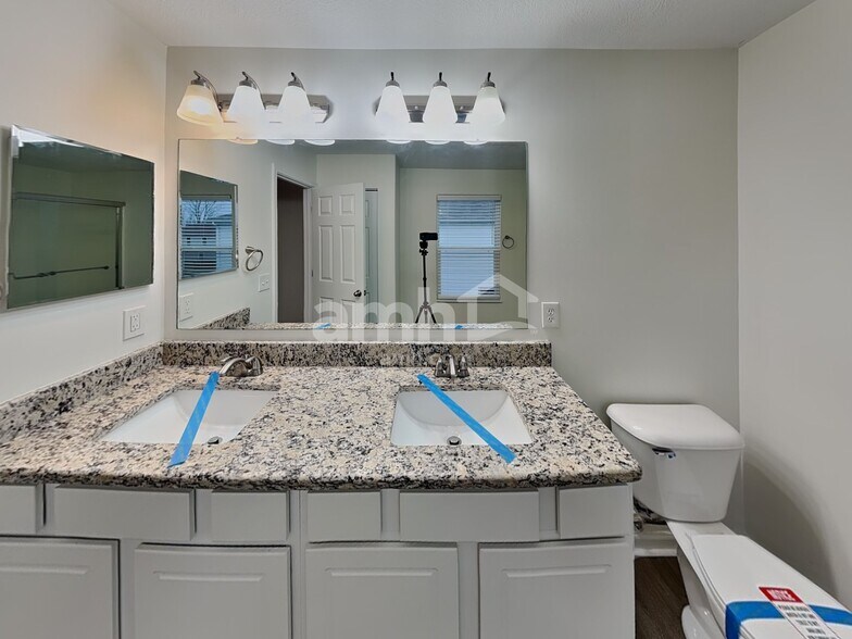 Building Photo - 524 Corbel Dr