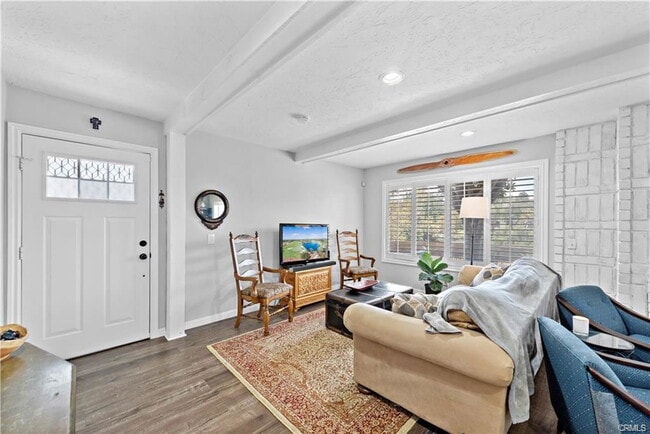 Building Photo - 23078 Vía Cereza