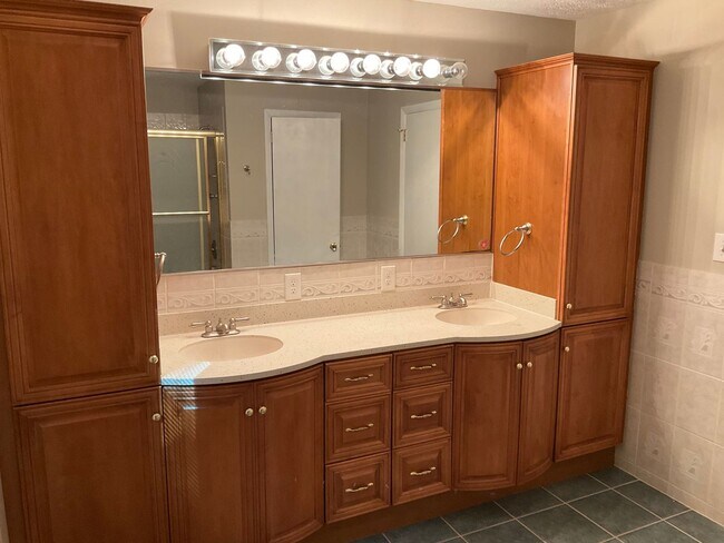 Building Photo - 4-Bedroom Home with 2 Full + 2 Half Baths ...