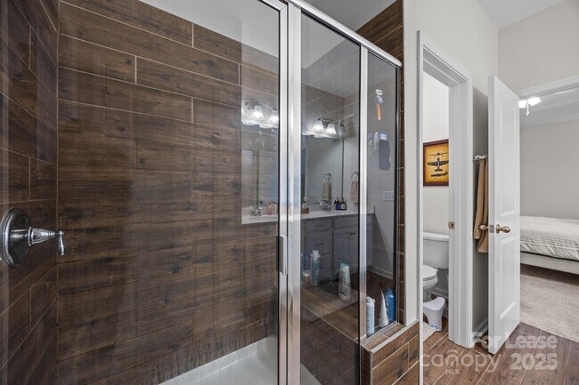 Building Photo - 113 Mac Aly