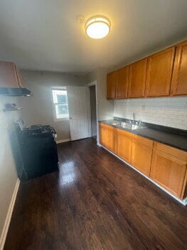 Building Photo - 758 Durbin St