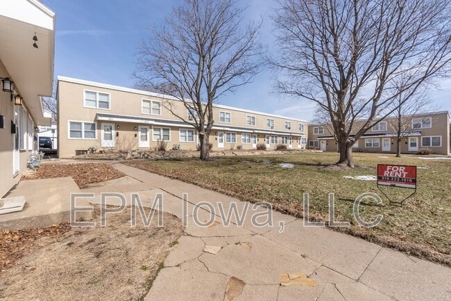 Building Photo - 253 Madison St