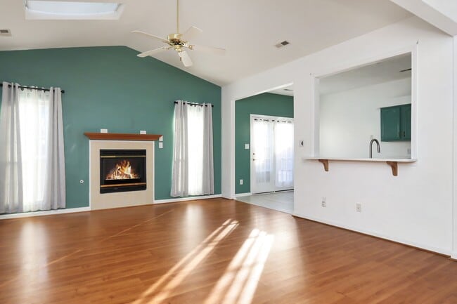 Building Photo - 106 Linden Ct