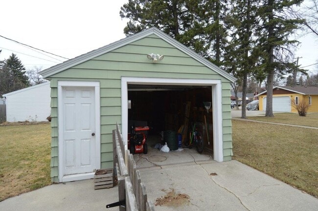 Building Photo - Wonderful 2 Bedroom/2 Bathroom House for Rent