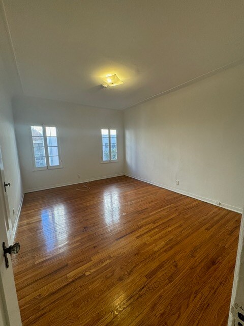 Bedroom 102 - 1482 S Shenandoah St