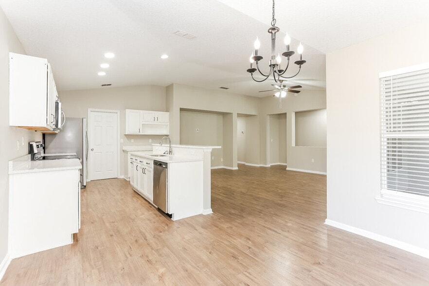 Building Photo - 76199 Tideview Ln