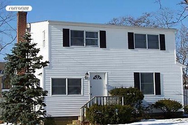 Primary Photo - 7 Maple St
