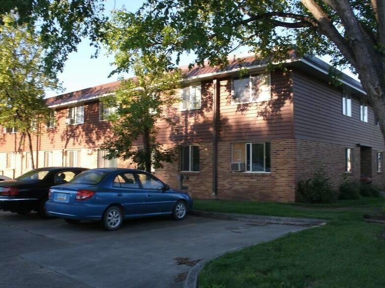 Off-street Parking - 1712 Continental Dr