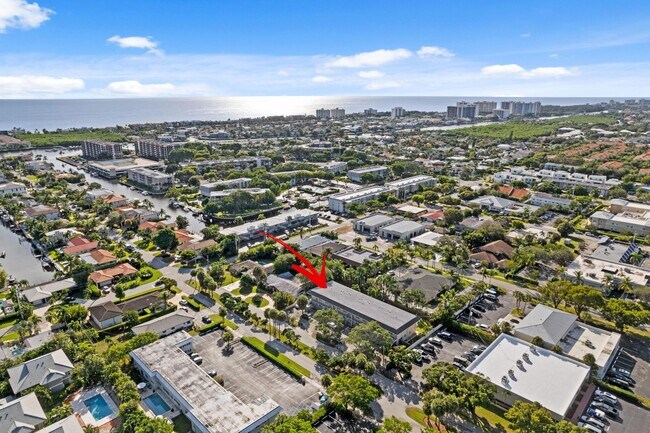 Building Photo - 660 Glouchester St