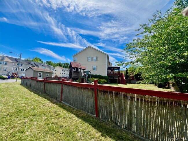 Building Photo - 60 Peach Pl
