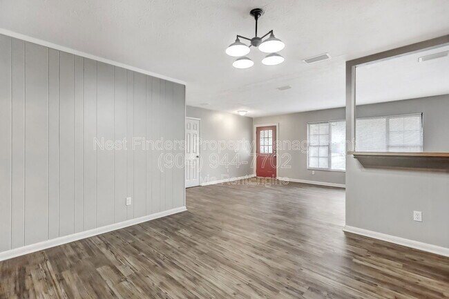 Building Photo - 3312 Pickwick Dr S