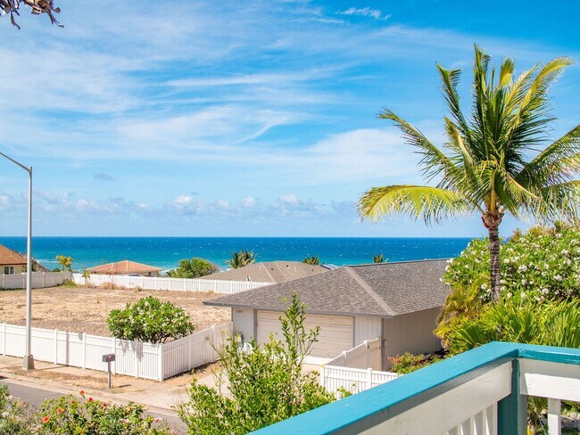 Building Photo - Luxury Maui Living in a Spacious Wailuku S...