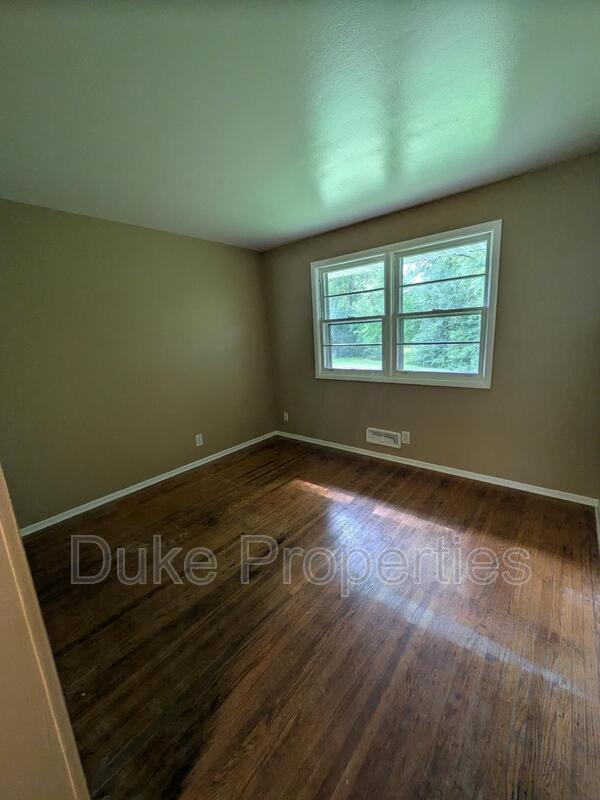 Building Photo - 261 Morrow Dr