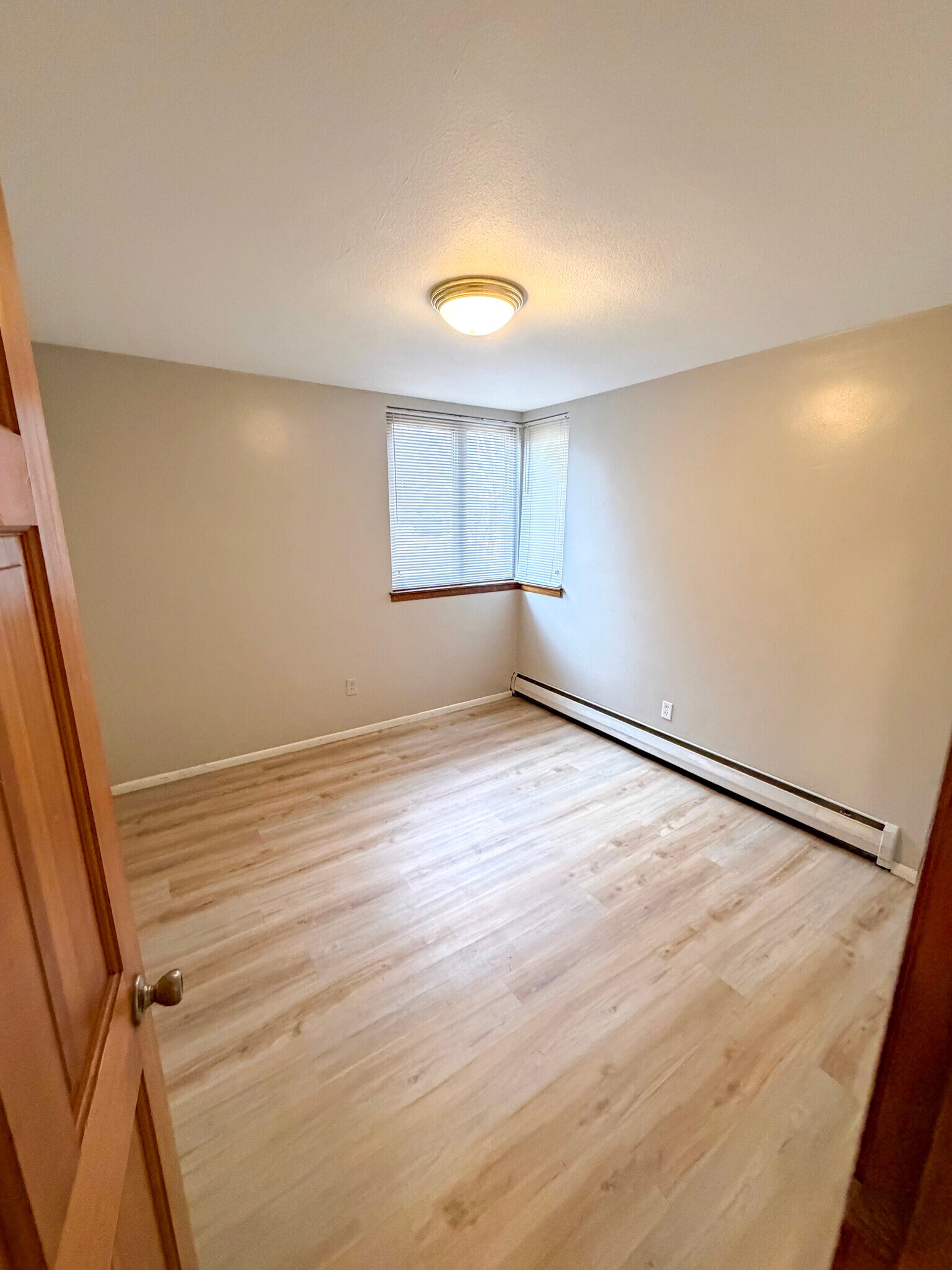 Building Photo - 1405 E 40th St