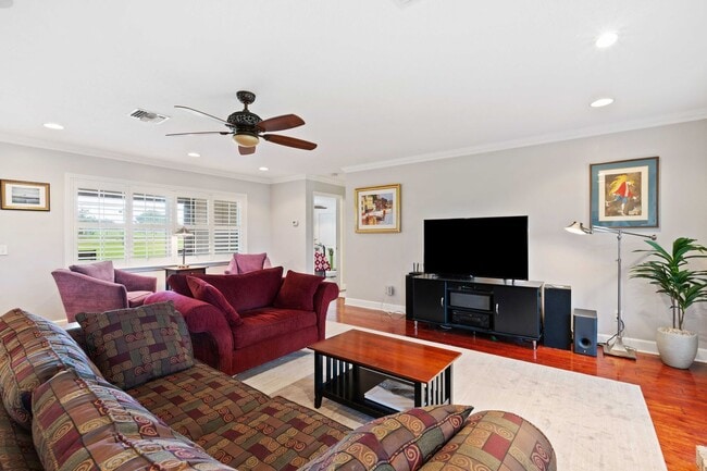 Building Photo - Country living close to everything - 3 bed, 3.5 bath, on an acre