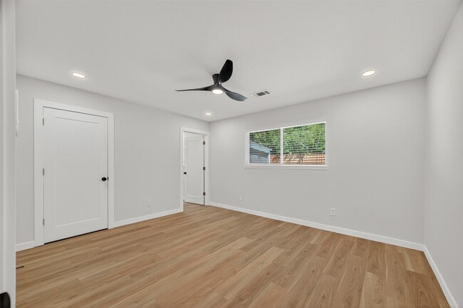 Building Photo - 11742 N Little John Cir