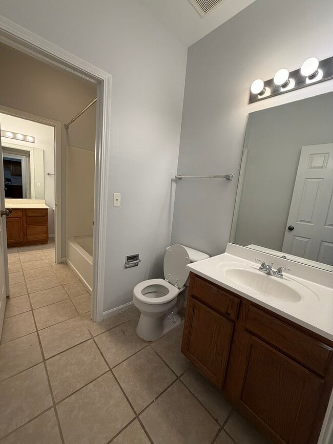 Building Photo - 14121 Faulkner Ct