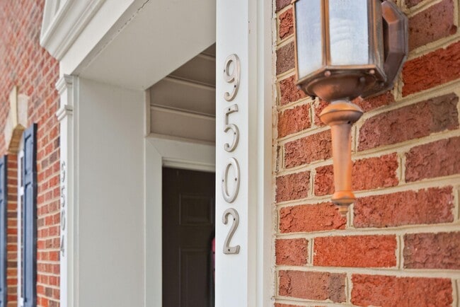 Building Photo - 9502 Lee Ct