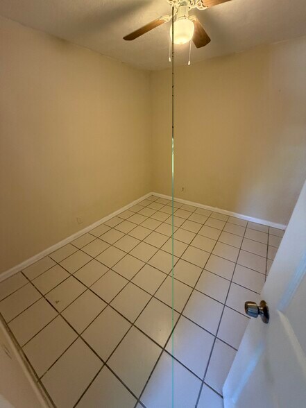 Building Photo - 1628 S Dixie Hwy
