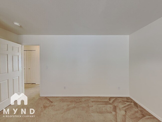 Building Photo - 2172 Rockin Robin Dr