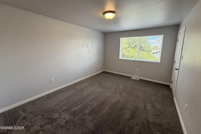 Building Photo - 319 Thoma St