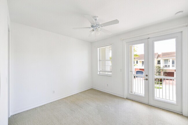 Building Photo - 100 NW 69th Cir