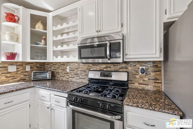 Building Photo - 50280 Spyglass Hill Dr