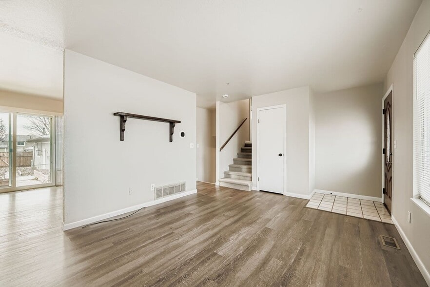 Building Photo - 366 Berwick Ave